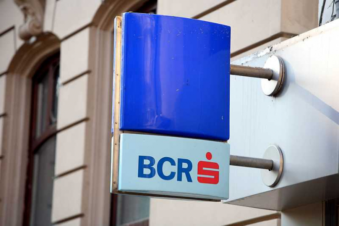 BCR și STB au semnat contractul pentru extinderea soluției de plată SMART