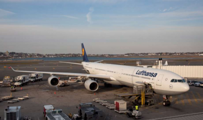 Discuţiile privind acordarea unui pachet de salvare de nouă miliarde de euro către Lufthansa s-au blocat
