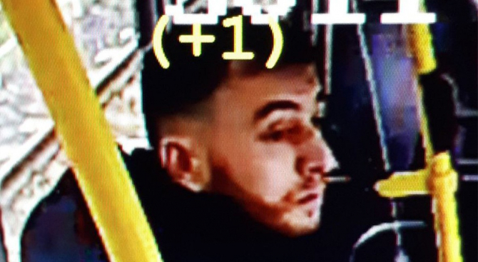 Politia a publicat fotografia atentatorului