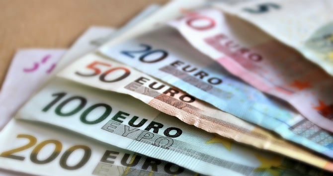 La două decenii după lansarea euro, miliarde din vechile monede şi bancnote nu au fost încă schimbate