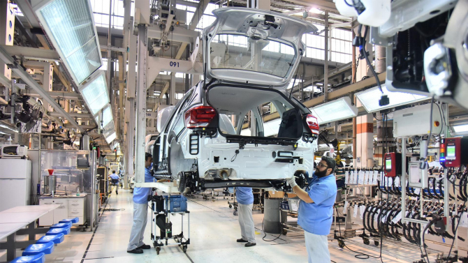 Volkswagen AG este în stadiul final al negocierilor pentru cel mai mare acord de investiţii în domeniul vehiculelor electrice din China