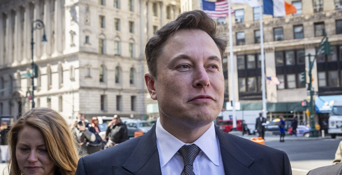 Utilizatorii Twitter l-au "dat afară" pe Elon Musk