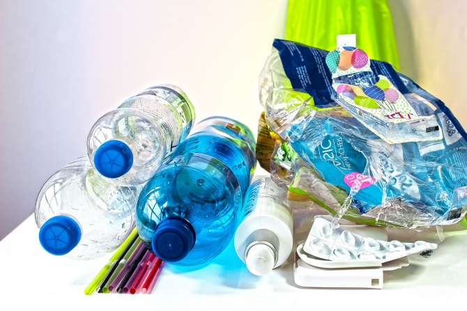 Tone de plastic vor fi reciclate în produse noi, în UE