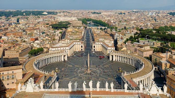 Vatican a HOTĂRÂT! Cum se vor ține slujbele de Crăciun