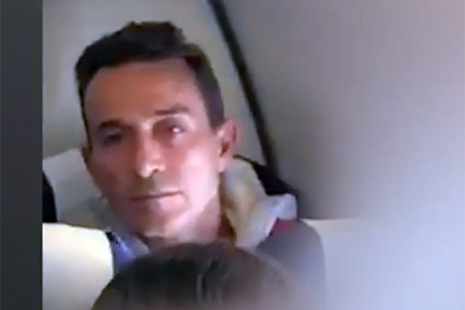Radu Mazare in  avionul cu care a fost adus înapoi în România