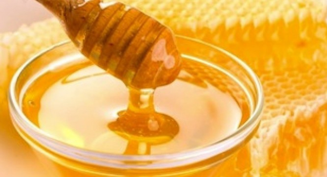 Fiecare școlar primește câte un borcan cu miere pe lună, de anul viitor