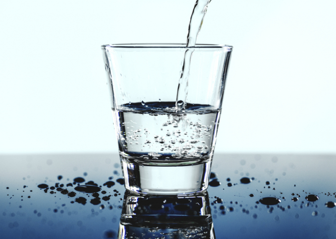 Nu este recomandat consumul regulat de apă demineralizată
