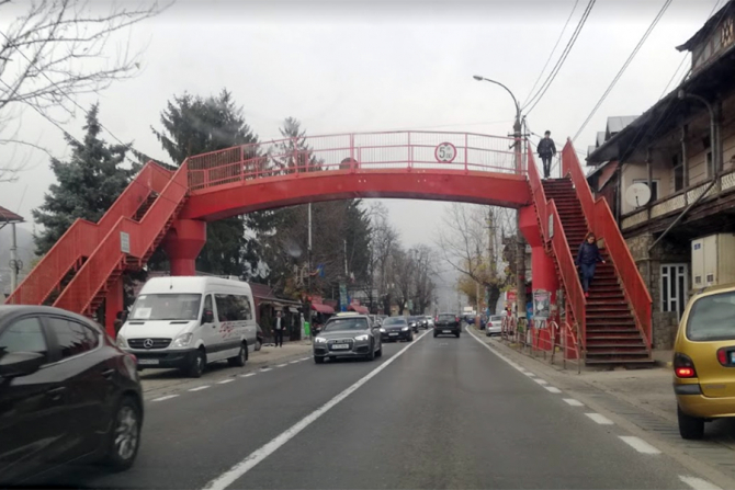 Primarul orașului Comarnic vrea viniete pentru șoferii din Capitală