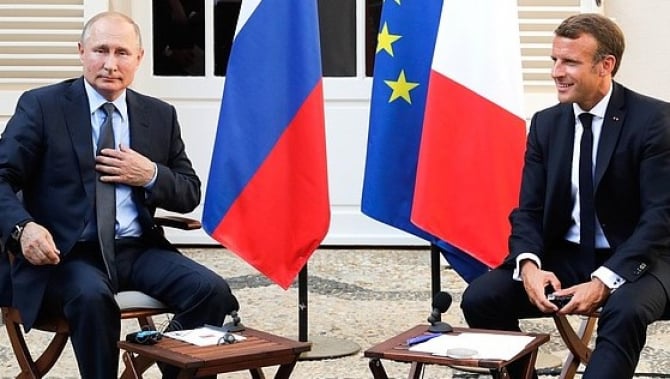 Liderul de la Kremlin efectuează o vizită la Paris