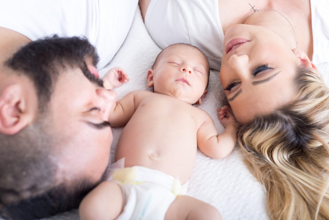 Austria acorda o lună de concediu de paternitate taților