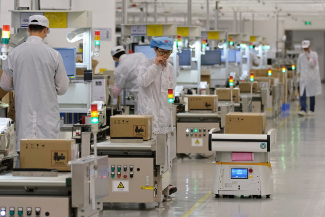 Huawei poate să facă din nou afaceri cu SUA