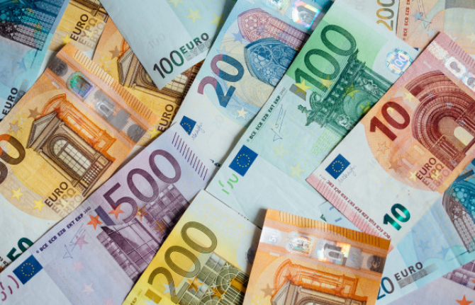 Bulgaria se pregăteşte de adoptare euro cel târziu la 1 ianuarie 2025 (Ministerul de Finanţe)