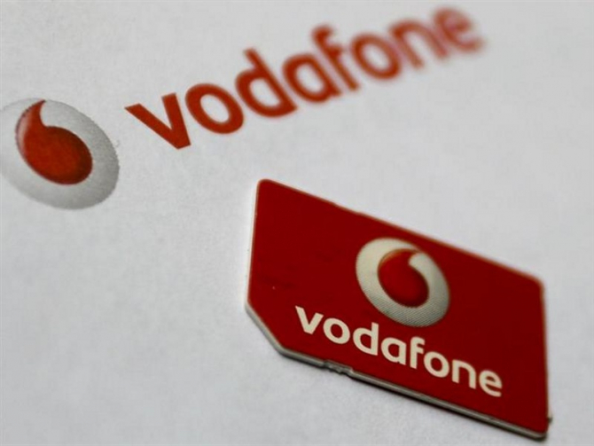 Vodafone va scoate la licitaţie primul SMS din lume