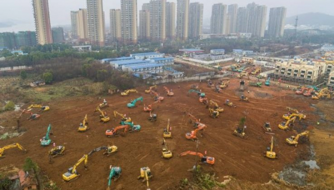 Chinezii au mai construit un spital, in 7 zile
