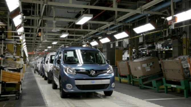 Grupul auto francez Renault a indicat că, dintre cele 4.600 de locuri de muncă ce urmează a fi eliminate în Franţa