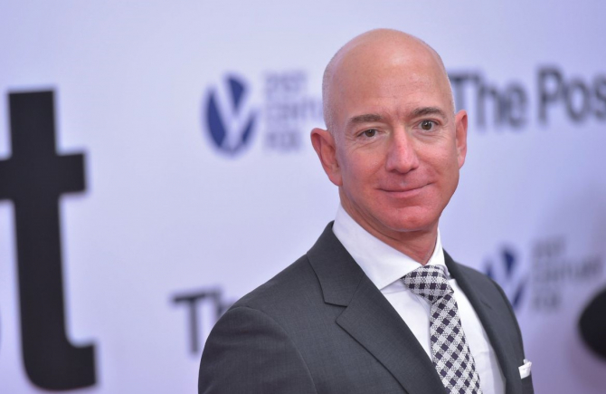 Jeff Bezos, omul despre care se spune că va ajunge primul trilionar al lumii