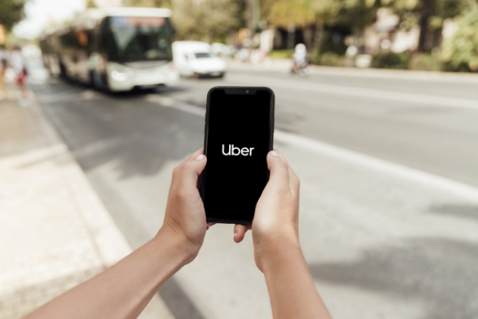 Uber a anunțat să retrage și Uber Eats din România
