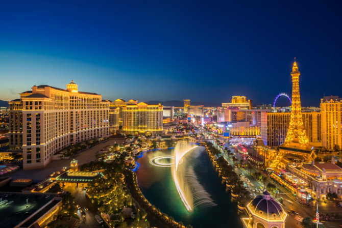 Municipalitatea din Las Vegas a redeschis porţile celebrelor sale cazinouri