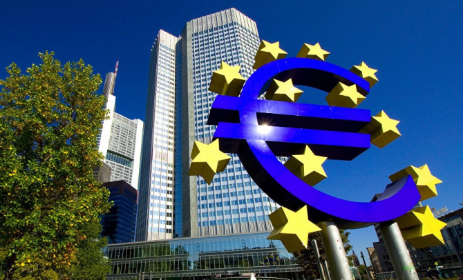 BCE menține dobânda de referință la nivelul istoric de 0 procente.