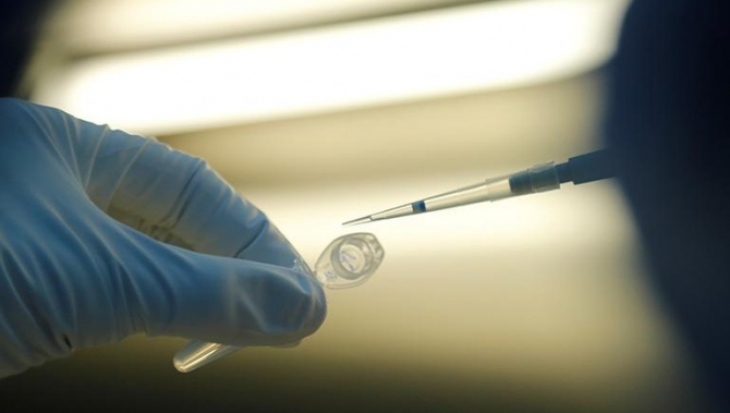 Vaccinul dezvoltat de Universitatea Oxford este testat pe oamenii din Brazilia