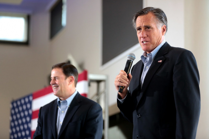 Mitt Romney îl acuză de corupție pe Donald Trump