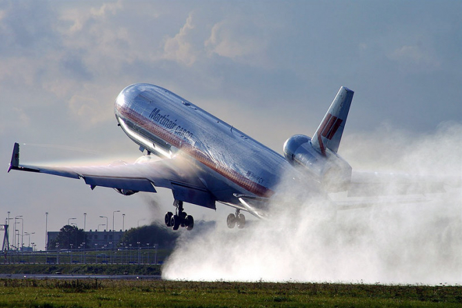 Liniile aeriene se confruntă cu cea mai mare provocare din toate timpurile / Foto: Jeroen Stroes Aviation Photography / Flickr