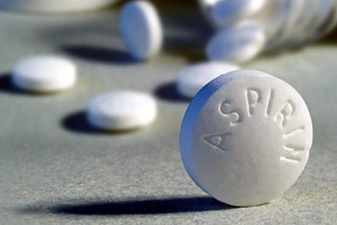 Aspirina NU îmbunătățește rata de supraviețuire a pacienților