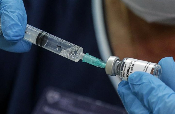 Rușii susțin că 50 de țări vor să cumpere vaccinul lor