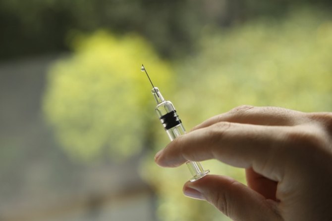 Uniunea Europeană a negociat achiziționarea unei cantități uriașe de vaccinuri