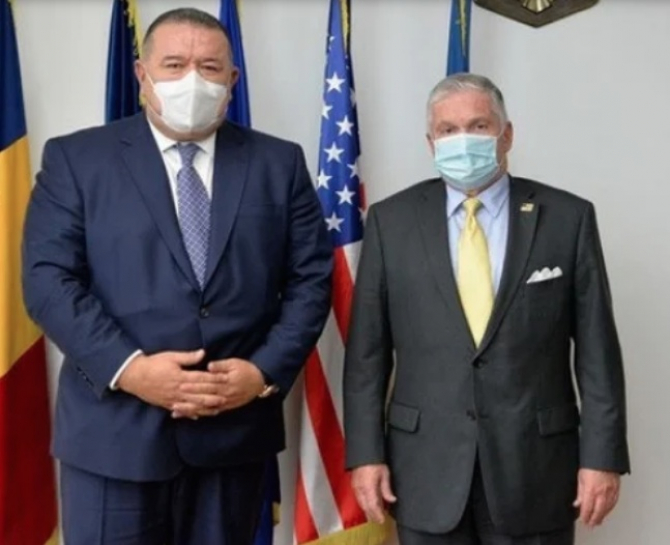 Adrian Zuckerman, ambasadorul SUA în România, alături de Mihai Daraban, președintele CCIR