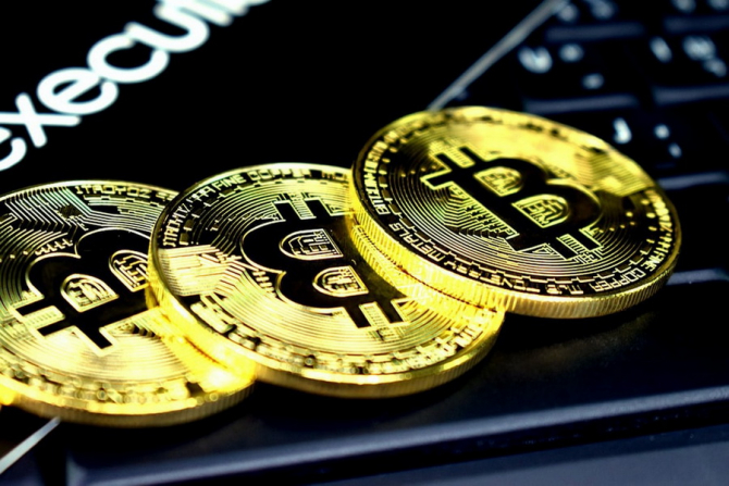 de ce prețul bitcoin se ridică