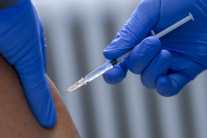 A doua doză de vaccin poate fi mai zgomotoasă
