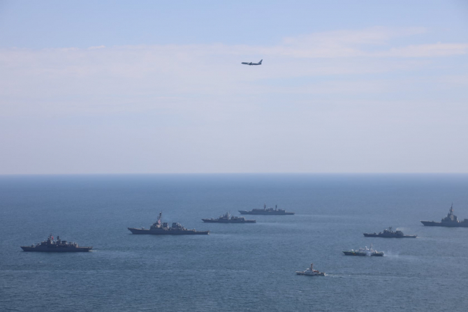 Exerciţiile "Sea Shield" şi "Poseidon" planificate, organizate şi conduse de Forţele Navale Române sunt cuprinse în Programul NATO de instruire multinaţională consolidată/ întrunită.