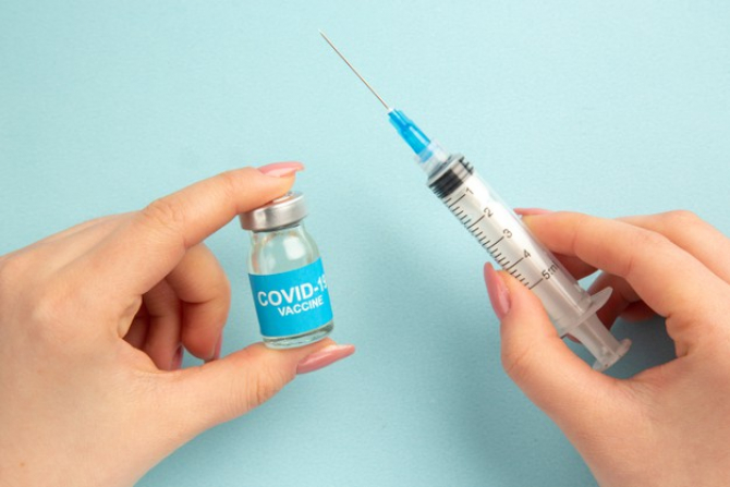 Ministrul Sănătăţii: Nu o să dăm nimănui un premiu pentru că se vaccinează
