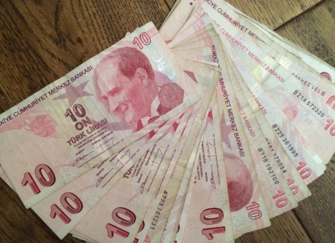 Banca Turciei a REDUS DOBÂNDA cu 100 de pucte de bază