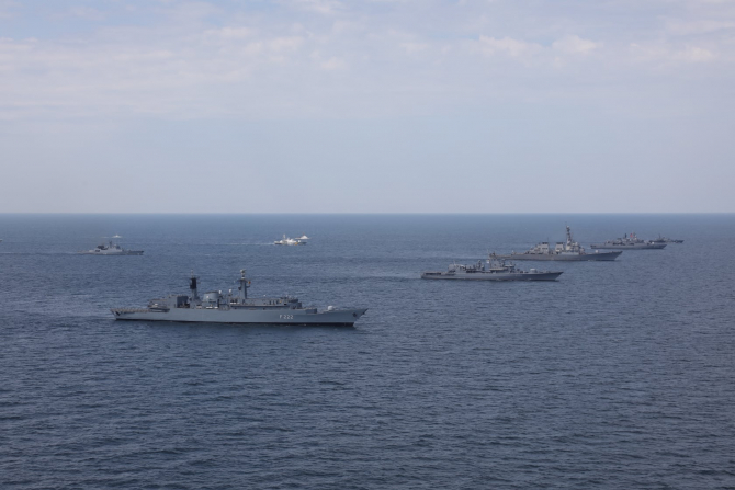 Situaţia de securitate în regiunea Mării Negre este caracterizată, pe de o parte, de creşterea prezenţei militare şi, pe de altă parte, de intensificarea acţiunilor de tip hibrid.