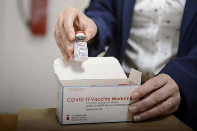 COVID-19: Datele despre vaccinul Moderna adaptat la Omicron vor fi disponibile în Martie