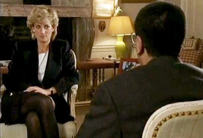 Prințesa Diana, în timpul interviului cu Martin Bashir
