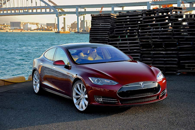 Modelele Tesla S și X sunt cele afectate de actualizarea software-ului