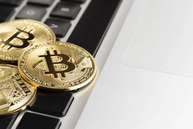 de ce să utilizați bitcoin în loc de dolari)