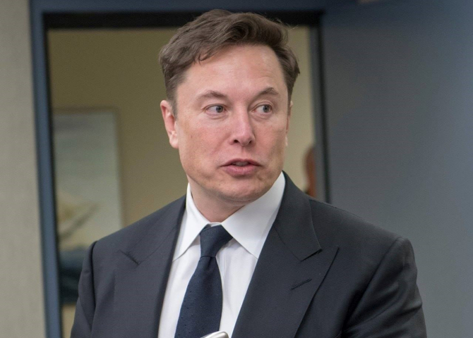 Elon Musk nu vrea să plătească taxe