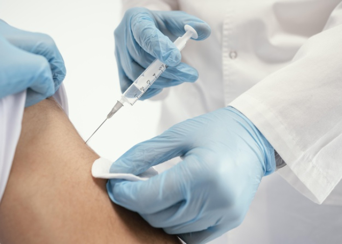 Vaccinare obligatorie pentru parlamentari. Măsură extremă luată în