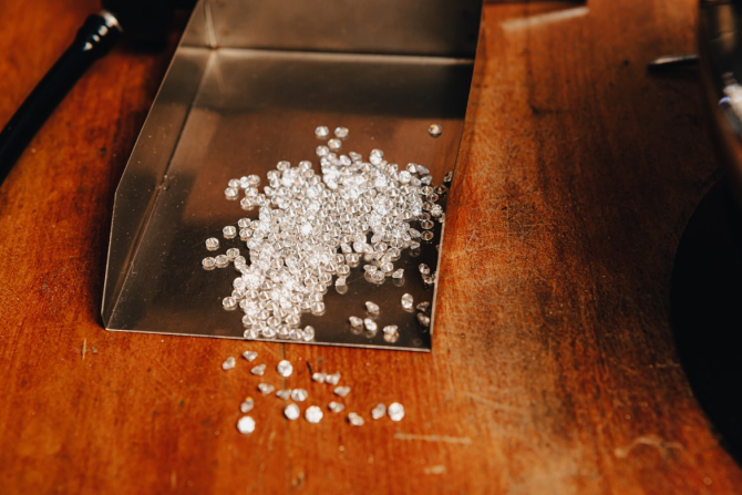 Piața diamantelor sintetice este afectată de criza energetică