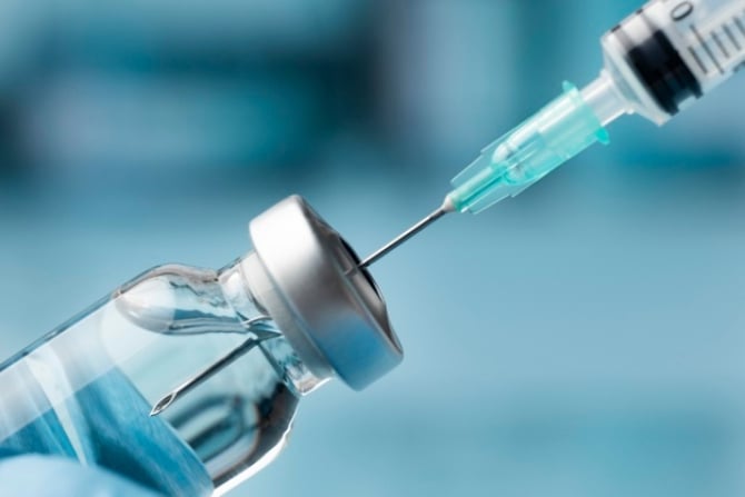 Primul vaccin anti-COVID care ar putea oferi imunitate prelungită. Se administrează sub forma unui plasture