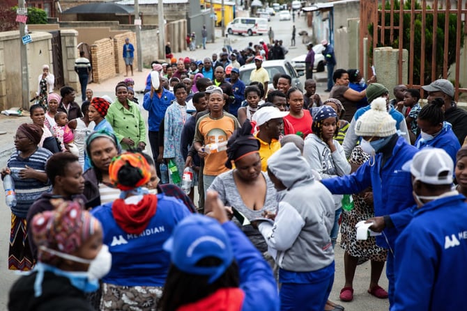 Africa de Sud se confrguntă cu un val patru agresiv