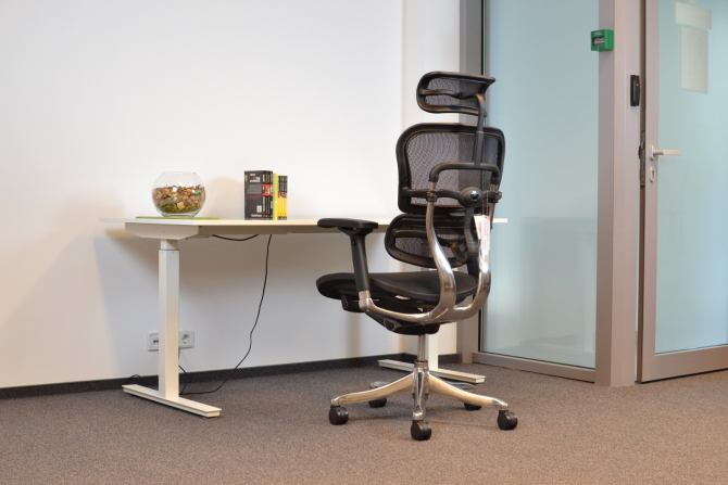 Ce fel de proprietăți trebuie să aibă un scaun de birou profesional?