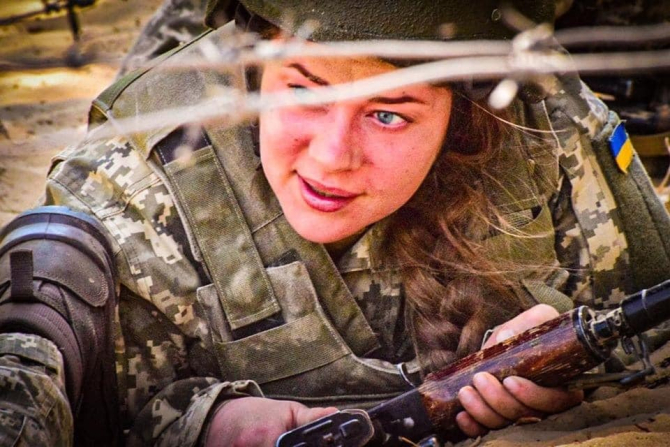 Ucraina cheamă femeile la război, împotriva Rusiei