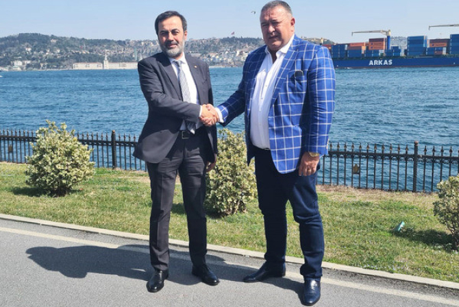 Mihai Daraban alături de vicepreședintele Uniunii Camerelor și Burselor de Mărfuri din Turcia,  Selçuk Öztürk