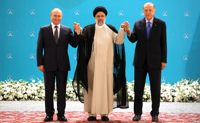 Vladimir Putin, Ali Khamenei și Recep Tayyip Erdoğan