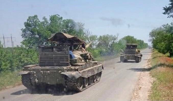 Putin a scos de la naftalină tancuri vechi de 50 de ani